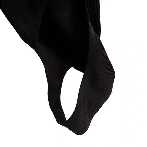 Aritzia Sunday Best Womens Bodysuit Ribbed Knit V-Neck Size Medium - Picture 4 of 5